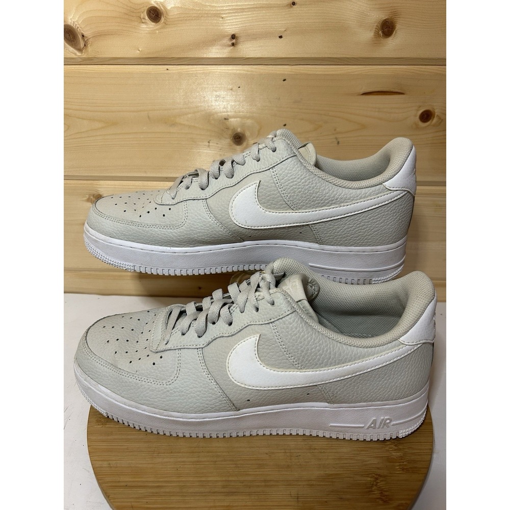 Nike Air Force 1 Light Bone Men's Size 12  CT2302-001 EUC